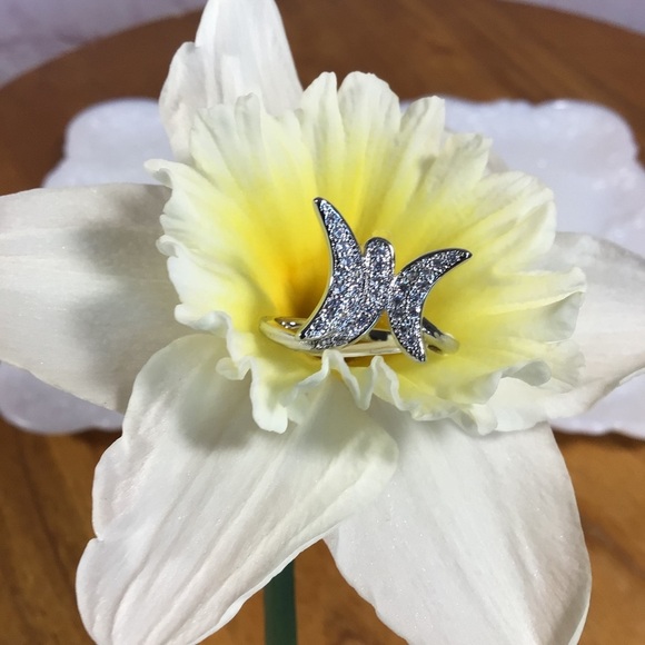 Sparking Pave Cubic Zirconia Silver Butterfly Ring - Size 10 - Picture 5 of 5